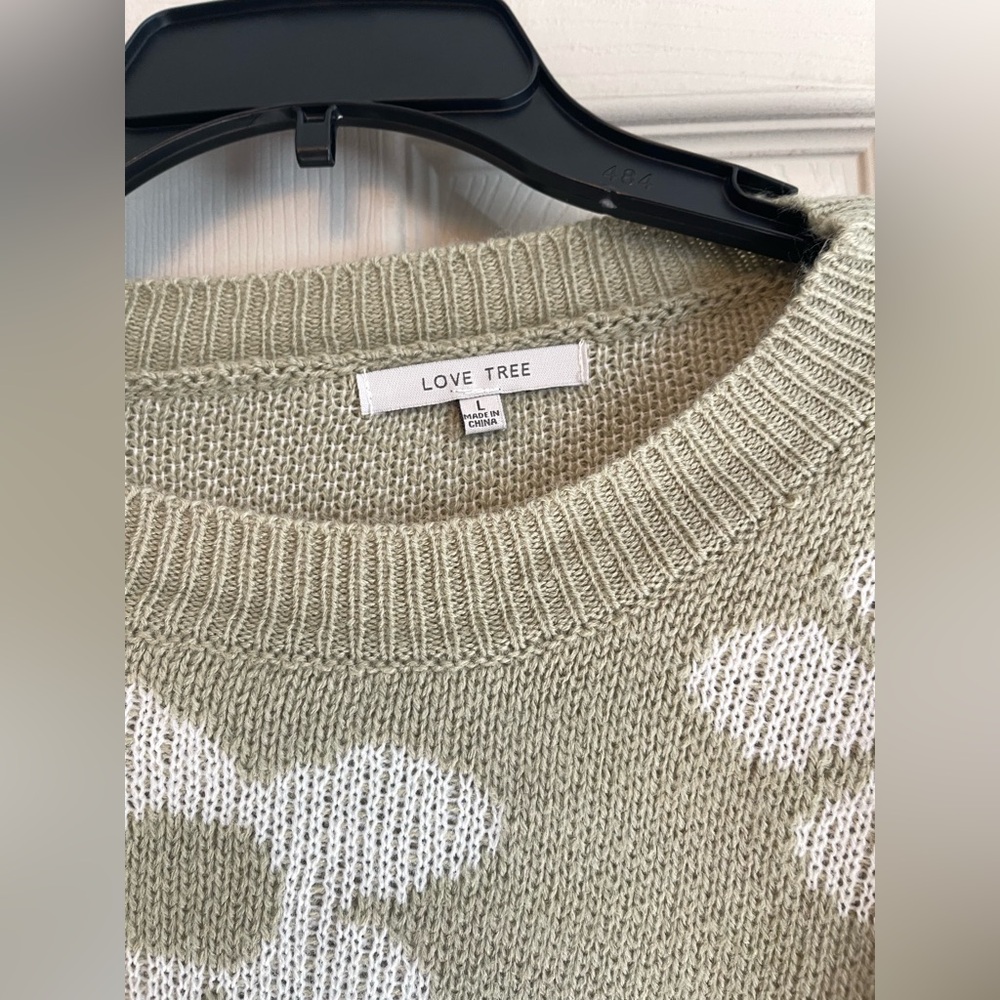 Flower Sweater - Picture 3 of 3